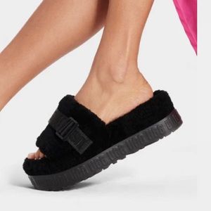 NWT UGG SLIPPERS